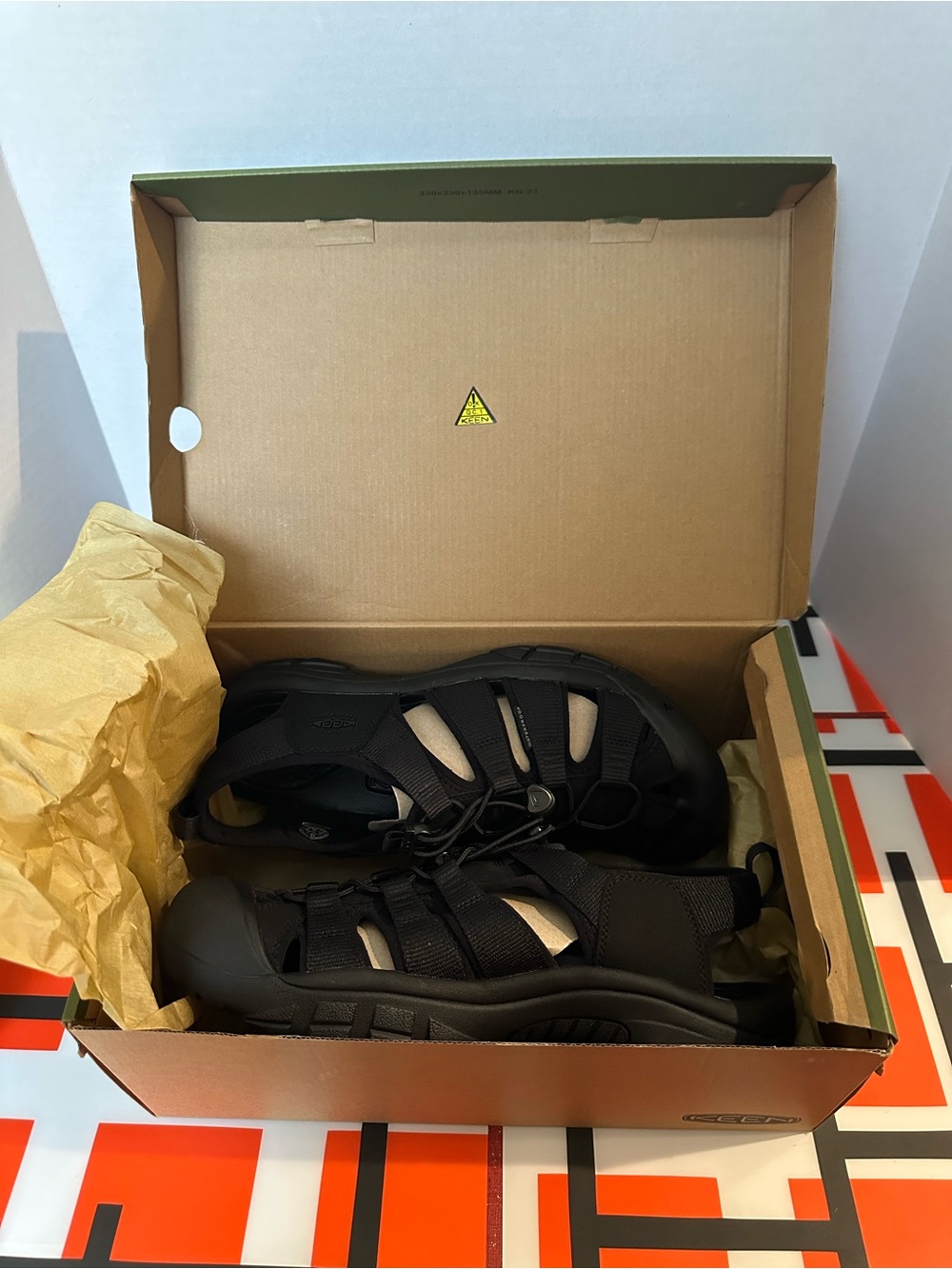 Keen Men’s Newport H2 Sandals - Brand NEW with Box